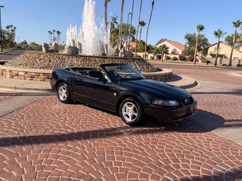 2004 Ford Mustang Deluxe
