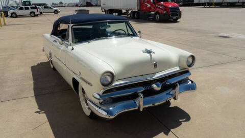 1953 Ford Crestline
