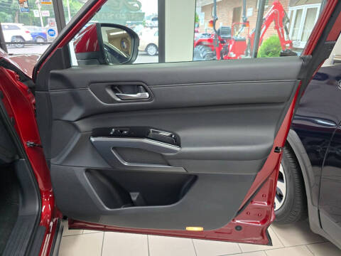 2022 Nissan Pathfinder SL