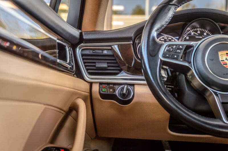 2018 Porsche Panamera