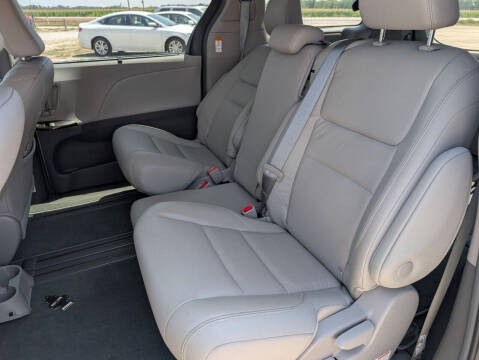 2019 Toyota Sienna XLE Premium 8-Passenger