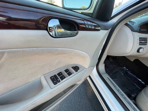 2011 Buick Lucerne Super