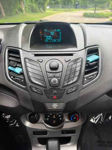 2015 Ford Fiesta SE