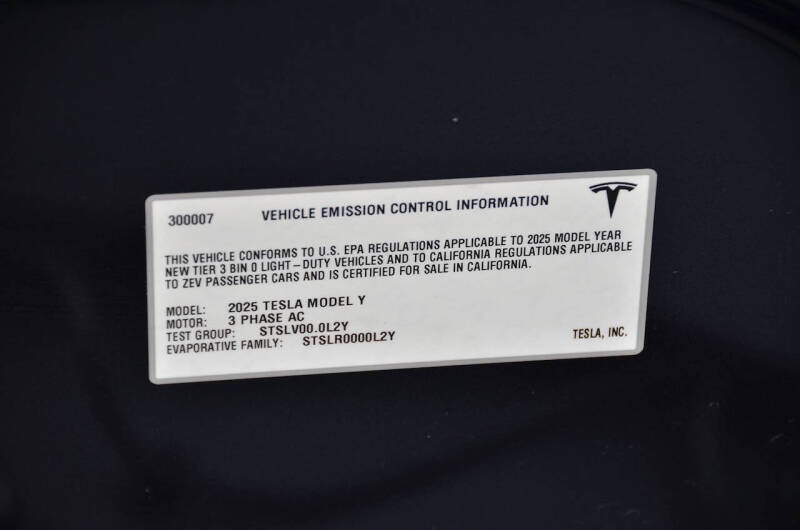 2025 Tesla Model Y Long Range