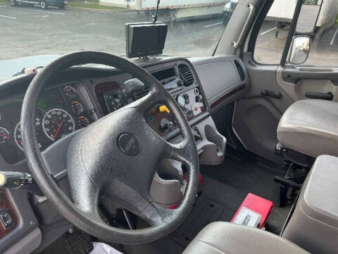 2017 Freightliner M2 106