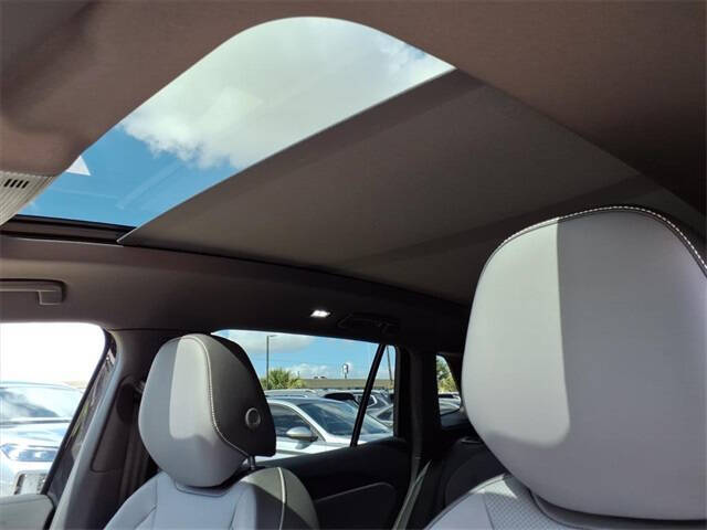 2025 Volkswagen Tiguan SE R-Line Black