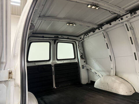 2017 GMC Savana 2500