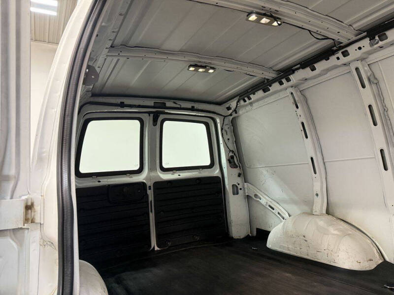 2017 GMC Savana 2500