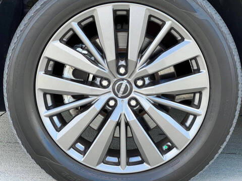 2023 Nissan Pathfinder SL