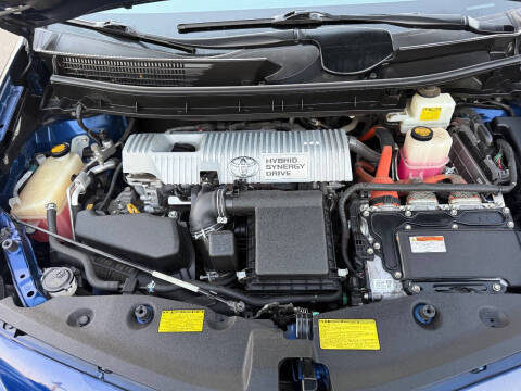 2014 Toyota Prius v Three