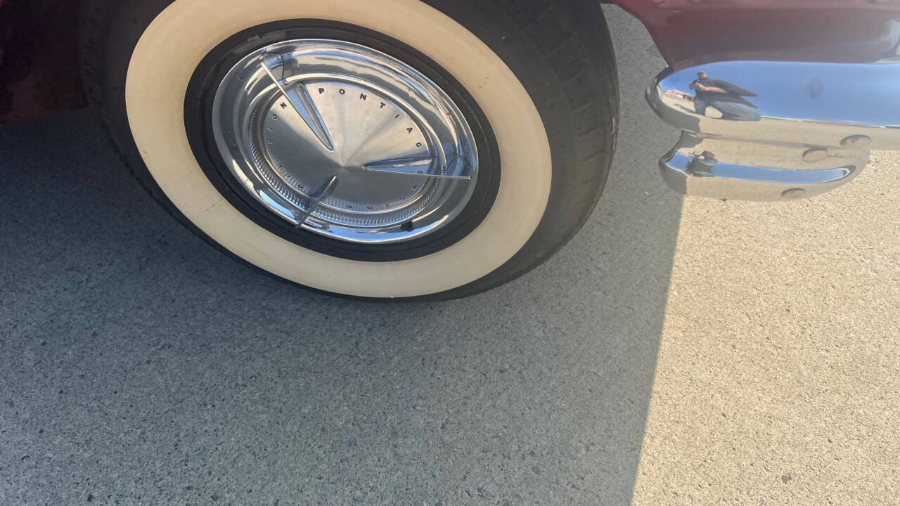 1960 Pontiac Bonneville 28