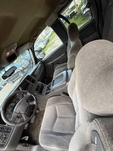 2005 Chevrolet Silverado 1500 LS