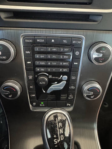 2016 Volvo V60 Cross Country T5