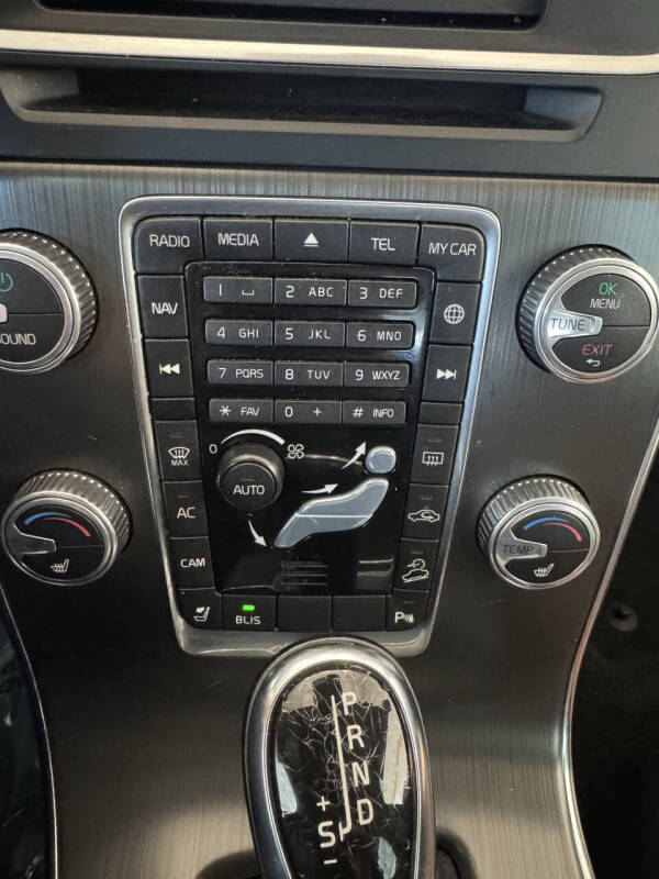 2016 Volvo V60 Cross Country T5