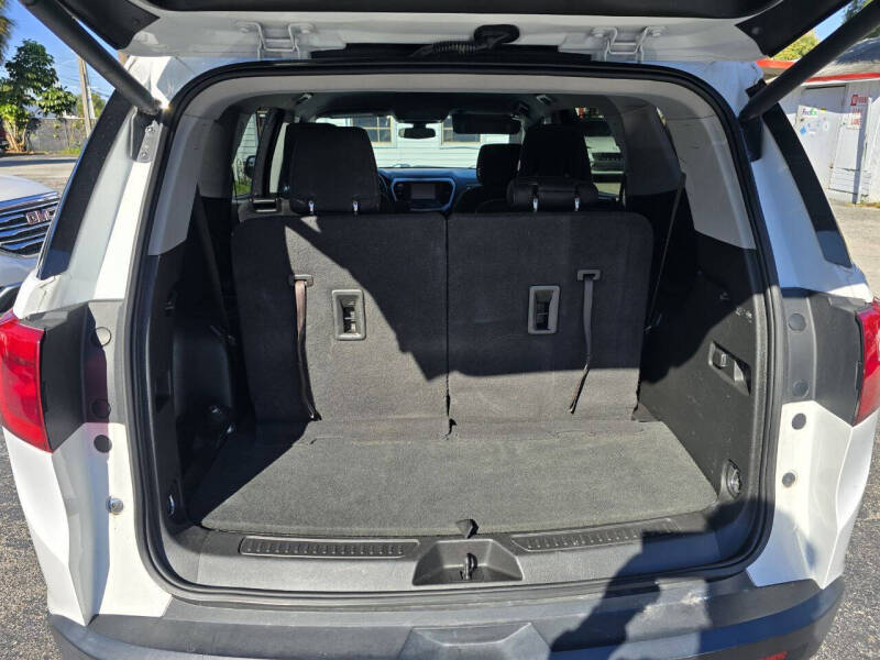 2017 GMC Acadia SLE-2