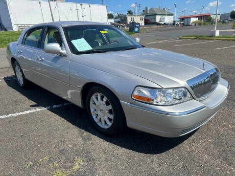 2011 Lincoln Town Car for sale at Integrity Auto Group in Langhorne PA