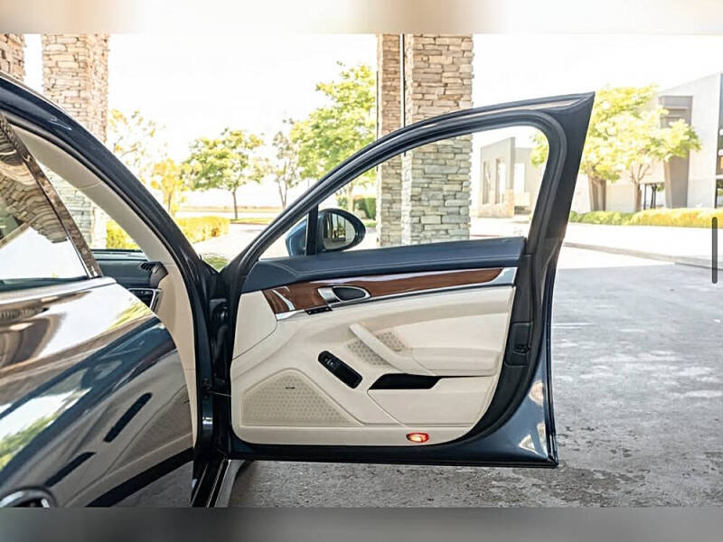 2011 Porsche Panamera