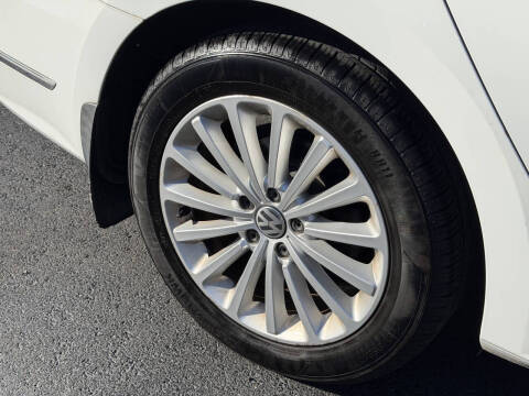 2016 Volkswagen Passat 1.8T SE