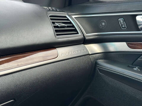 2017 Ford Explorer Platinum