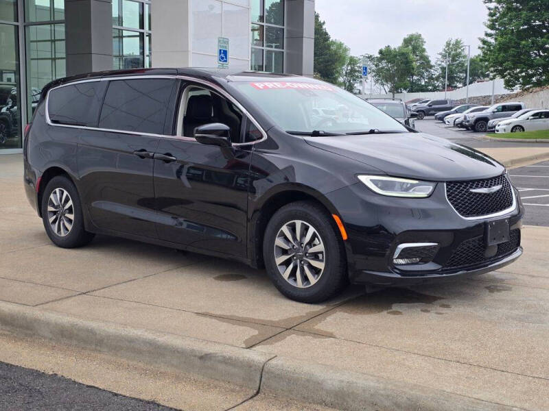 2024 Chrysler Pacifica Plug-In Hybrid Select
