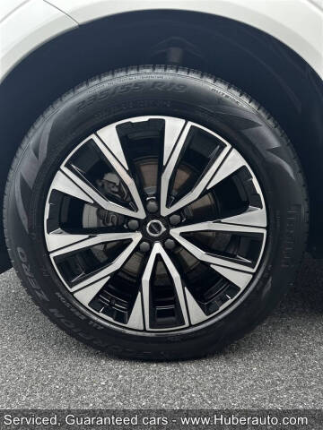 2023 Volvo XC60 B5 Plus Dark Theme