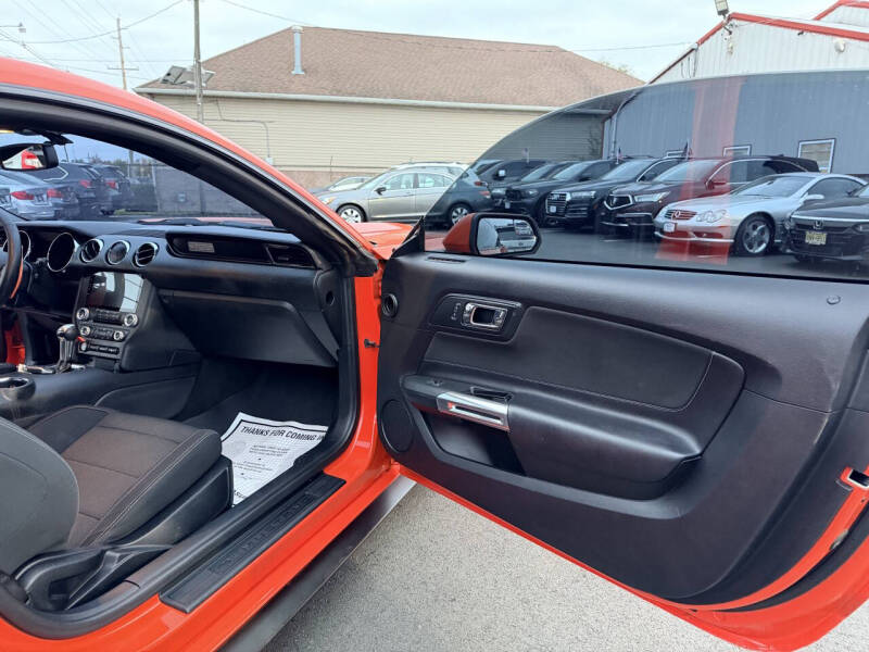 2016 Ford Mustang V6