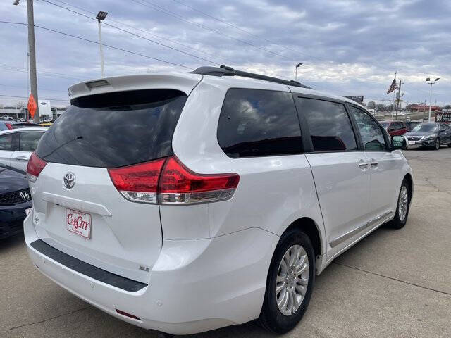 2011 Toyota Sienna