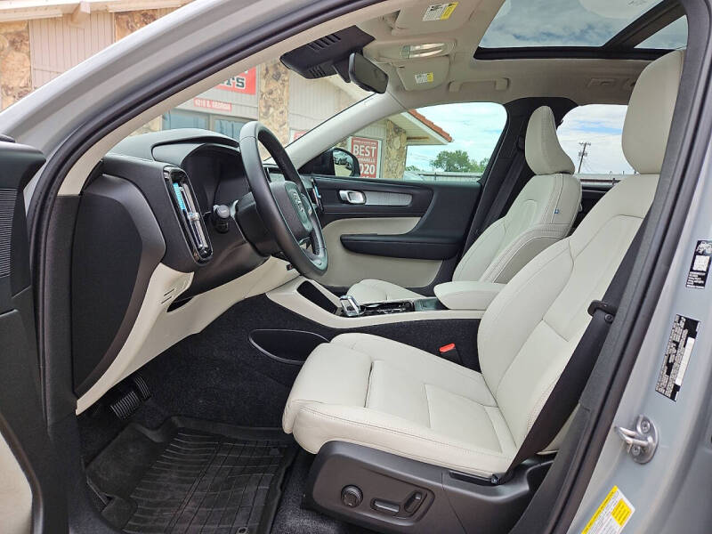 2026 Volvo XC40 B5 Plus
