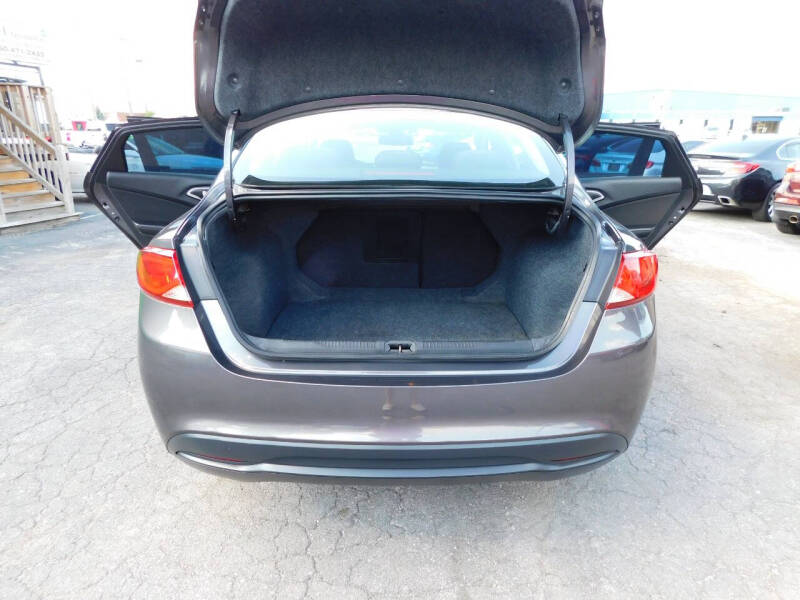 2015 Chrysler 200 LX