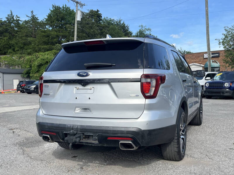 2017 Ford Explorer Sport