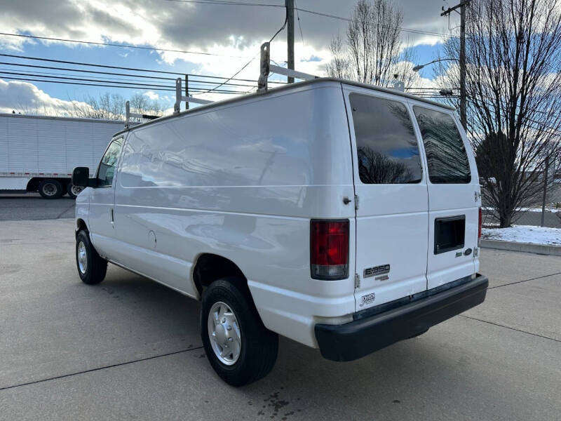 2013 Ford E-Series Econoline Van Commercial photo 11