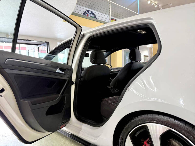 2018 Volkswagen Golf GTI S