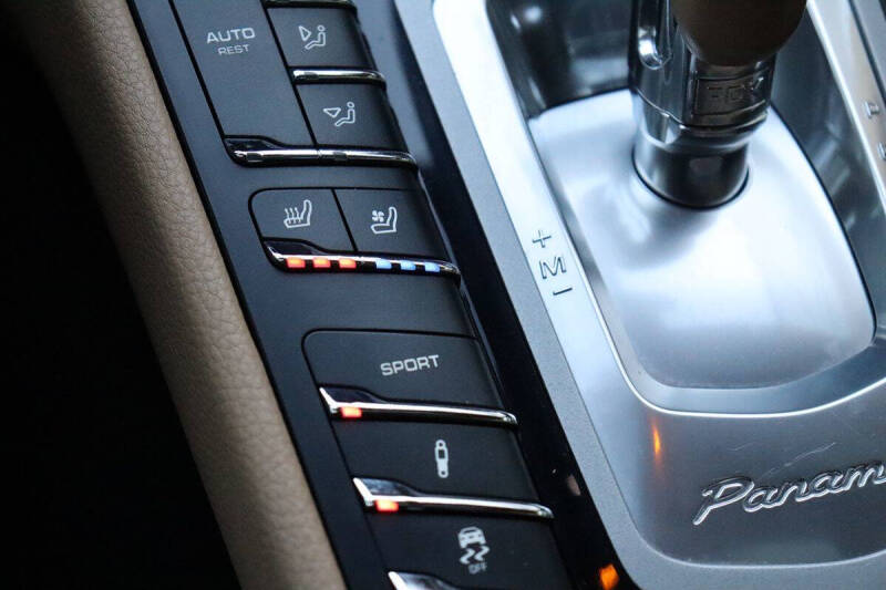 2016 Porsche Panamera Edition