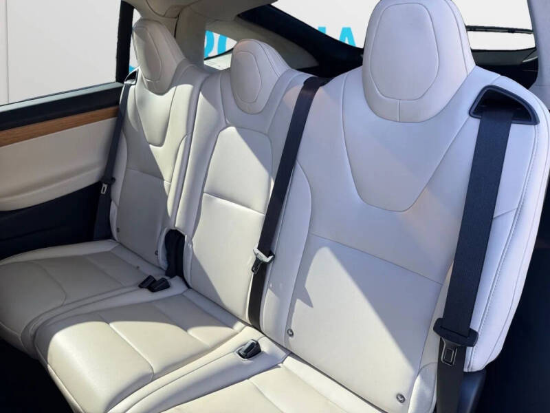 2019 Tesla Model X Standard Range