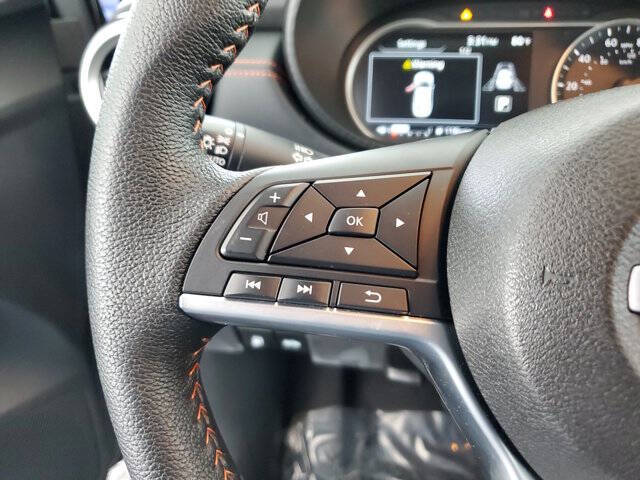 2023 Nissan Versa SR