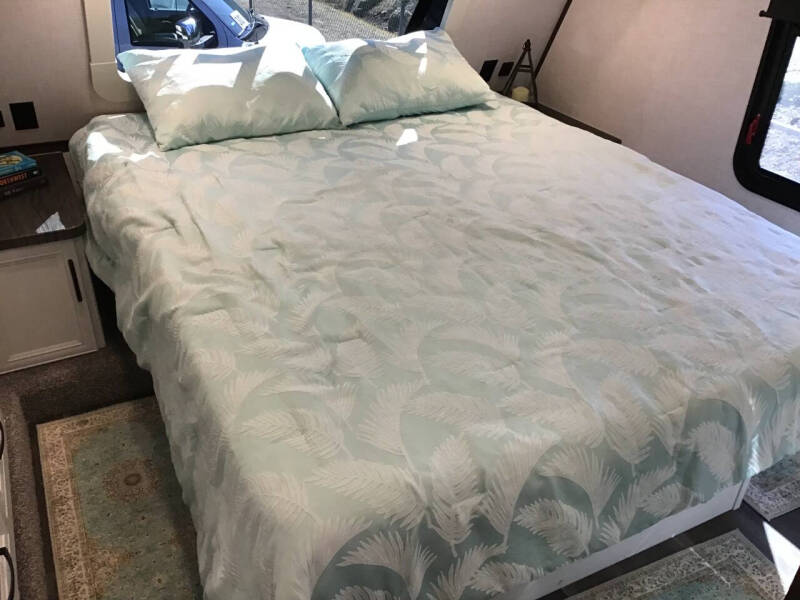 2023 Dutchmen Atlas 2532RDF / 29ft Reduced