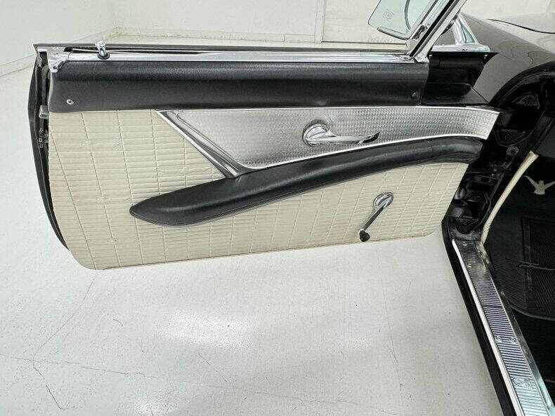 1957 Ford Thunderbird