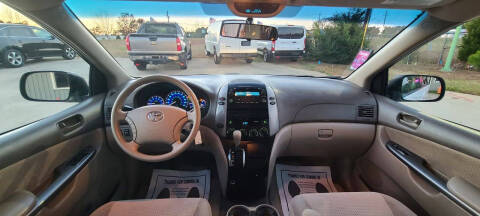 2010 Toyota Sienna LE 7-Passenger