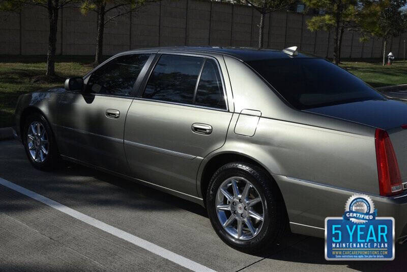 2011 Cadillac DTS Luxury Collection