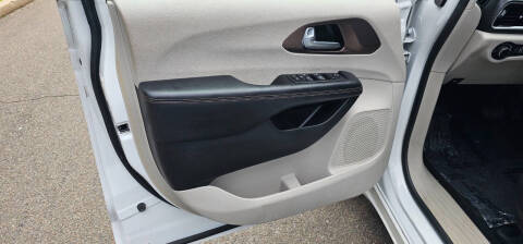 2017 Chrysler Pacifica Touring