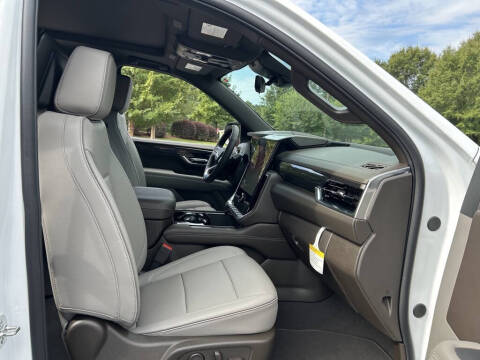 2025 GMC Yukon Elevation