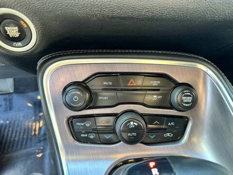 2017 Dodge Challenger SXT