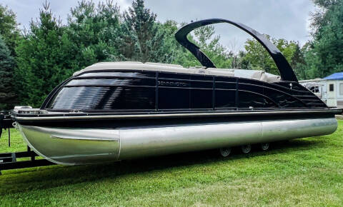 2016 Bennington Q25 with Yamaha 250 sho engine for sale at Waukeshas Best Used Cars in Waukesha WI