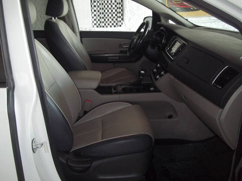 2017 Kia Sedona LX