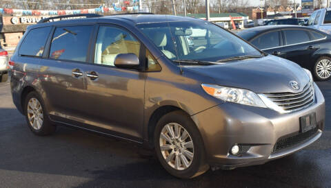 2014 Toyota Sienna XLE 7-Passenger