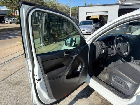 2017 Volkswagen Tiguan 2.0T Wolfsburg Edition