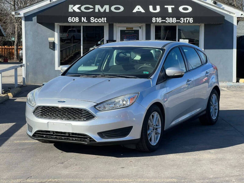 2017 Ford Focus SE's photo