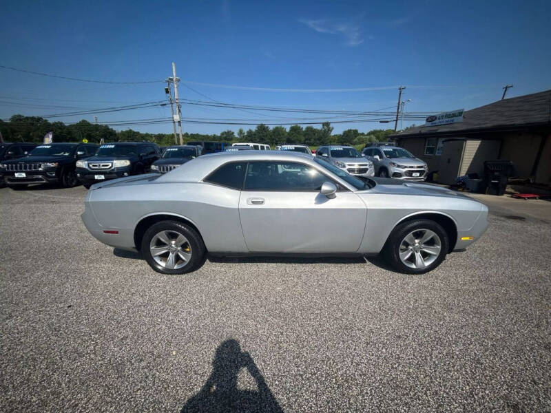 2009 Dodge Challenger SE