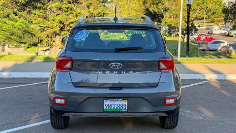2024 Hyundai Venue SEL