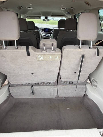 2017 Chrysler Pacifica Touring-L